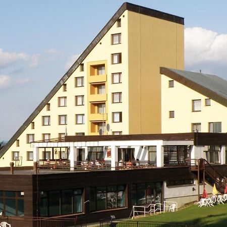 Horsky Hotel Jelenovska S Bazenem V Cene Valasske Klobouky Ngoại thất bức ảnh