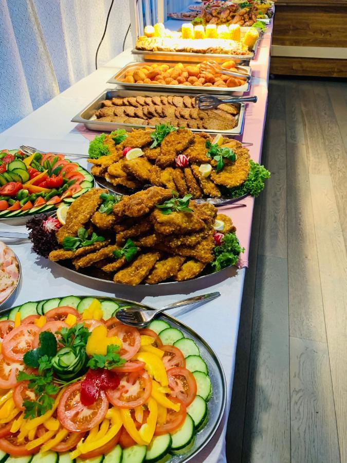 Horsky Hotel Jelenovska S Bazenem V Cene Valasske Klobouky Ngoại thất bức ảnh