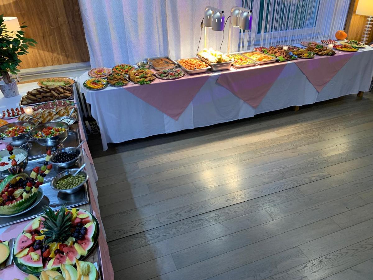 Horsky Hotel Jelenovska S Bazenem V Cene Valasske Klobouky Ngoại thất bức ảnh