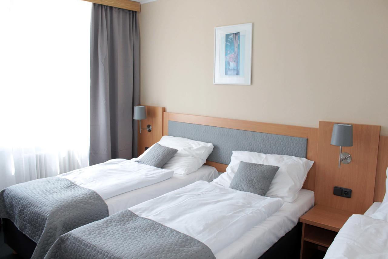 Horsky Hotel Jelenovska S Bazenem V Cene Valasske Klobouky Ngoại thất bức ảnh