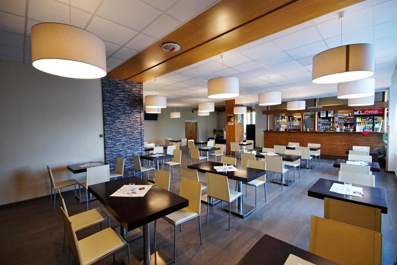 Horsky Hotel Jelenovska S Bazenem V Cene Valasske Klobouky Ngoại thất bức ảnh